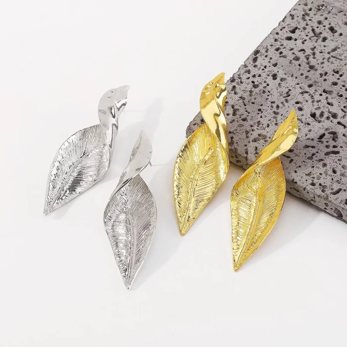 Fashion metal cold style exaggerated leaf earrings niche design unique earrings for women - Image 5