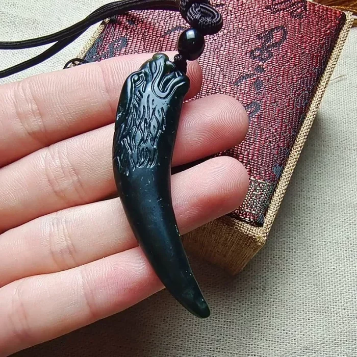 An authentic black jade domineering peak pendant, men's dark green jade double-sided dragon tooth necklace. - Image 7