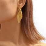 Fashion metal cold style exaggerated leaf earrings niche design unique earrings for women - Image 3