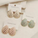 Light luxury colored shell stripe dripping oil metal earrings, high-quality waterproof jewelry a gift of earrings for girlfriend - Image 3
